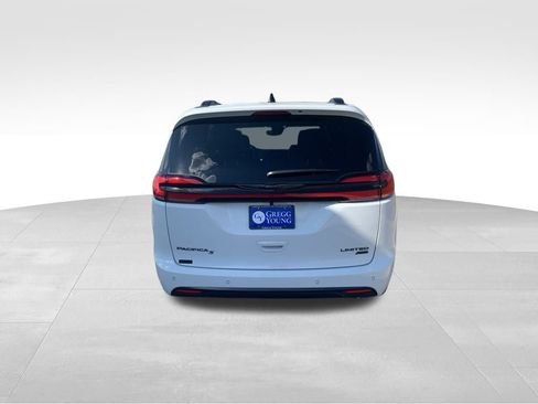 New 2026 Chrysler Pacifica Limited w/ S Appearance Package image 5