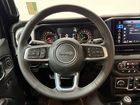Certified 2025 Jeep Wrangler Unlimited Sahara AWD/4WD image 17