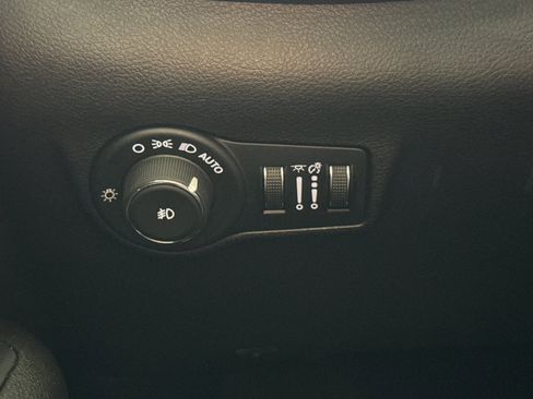 Used 2024 Jeep Compass Trailhawk image 29