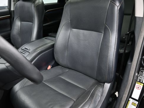 Used 2015 Toyota Highlander Limited Platinum AWD/4WD image 21