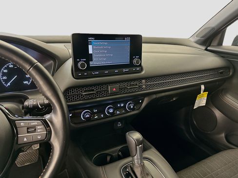 Used 2025 Honda HR-V Sport image 25