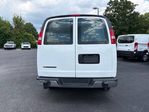 Used 2025 Chevrolet Express 2500 w/ Driver Convenience Package RWD image 4