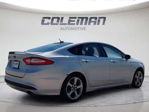 Used 2016 Ford Fusion SE w/ Equipment Group 201A FWD image 5