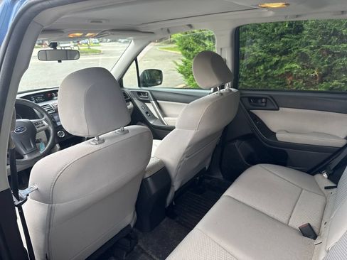 Used 2015 Subaru Forester 2.5i Premium w/ All-Weather Package AWD/4WD image 8