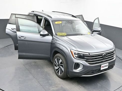 Used 2024 Volkswagen Atlas SE image 60