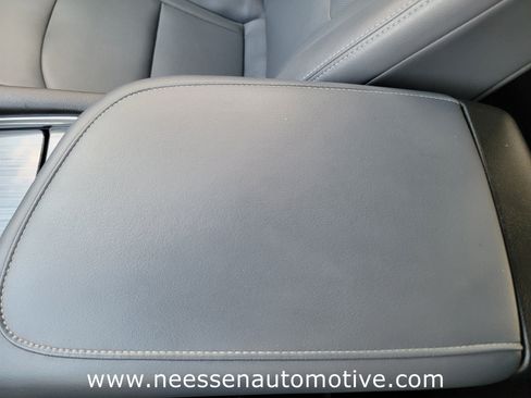 Used 2023 Buick Enclave Essence image 30