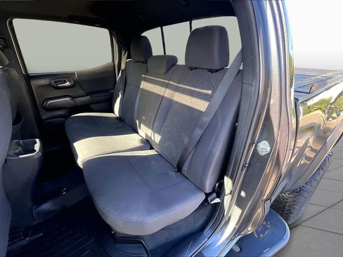 Used 2017 Toyota Tacoma TRD Off-Road image 20