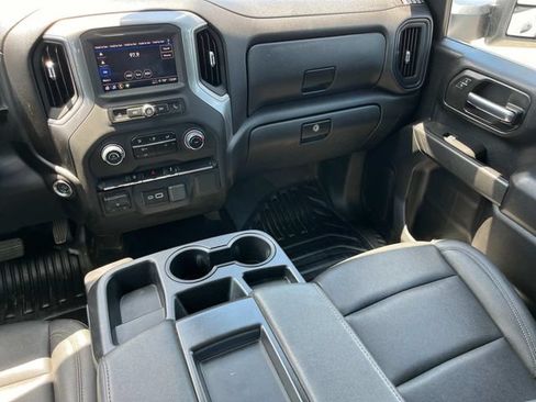 Used 2025 Chevrolet Silverado 2500 W/T AWD/4WD image 18