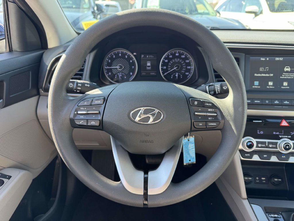 Used 2020 Hyundai Elantra SEL w/ Cargo Package (C1) FWD image 15