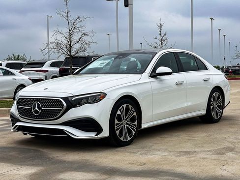 Used 2025 Mercedes-Benz E 350 Sedan image 4