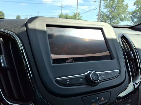 Certified 2022 Chevrolet Equinox RS w/ LPO, Floor Liner Package image 14