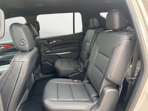 New 2026 Chevrolet Traverse Z71 w/ Driver Confidence Package image 13