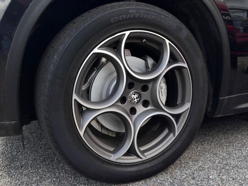 Used 2022 Alfa Romeo Stelvio Sprint image 13