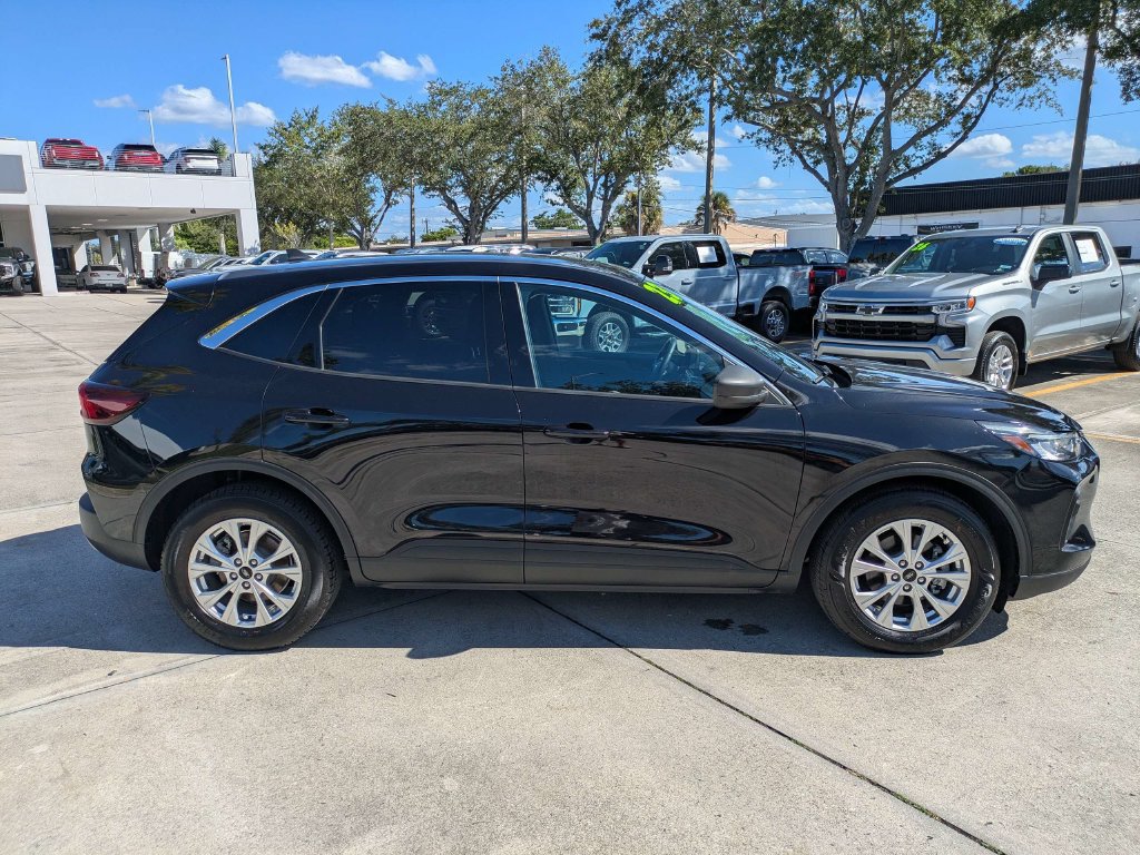 Certified 2023 Ford Escape Active FWD image 3