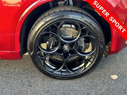 Used 2024 Alfa Romeo Stelvio Quadrifoglio image 13