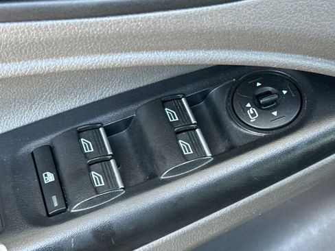 Used 2022 Ford Transit Connect XLT FWD image 11