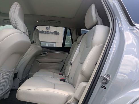 Certified 2024 Volvo XC90 B5 Plus w/ Protection Package Premier AWD/4WD image 16