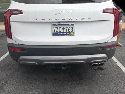 Certified 2022 Kia Telluride EX w/ EX Premium Package FWD image 3