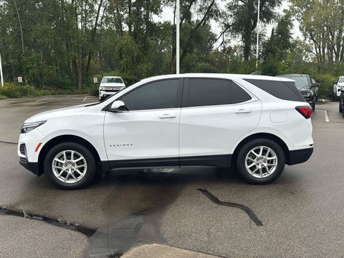 Used 2022 Chevrolet Equinox LT AWD/4WD image 2