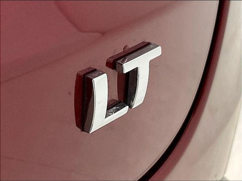 Used 2025 Chevrolet Trax LT w/ Driver Confidence Package FWD image 24