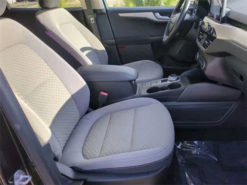 Used 2020 Ford Escape SE Sport image 21