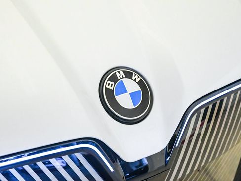 Used 2026 BMW iX xDrive60 AWD/4WD image 8