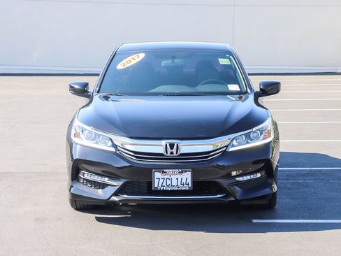 Used 2017 Honda Accord Sport image 2