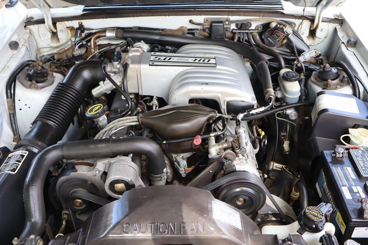 Used 1988 Ford Mustang GT RWD image 36