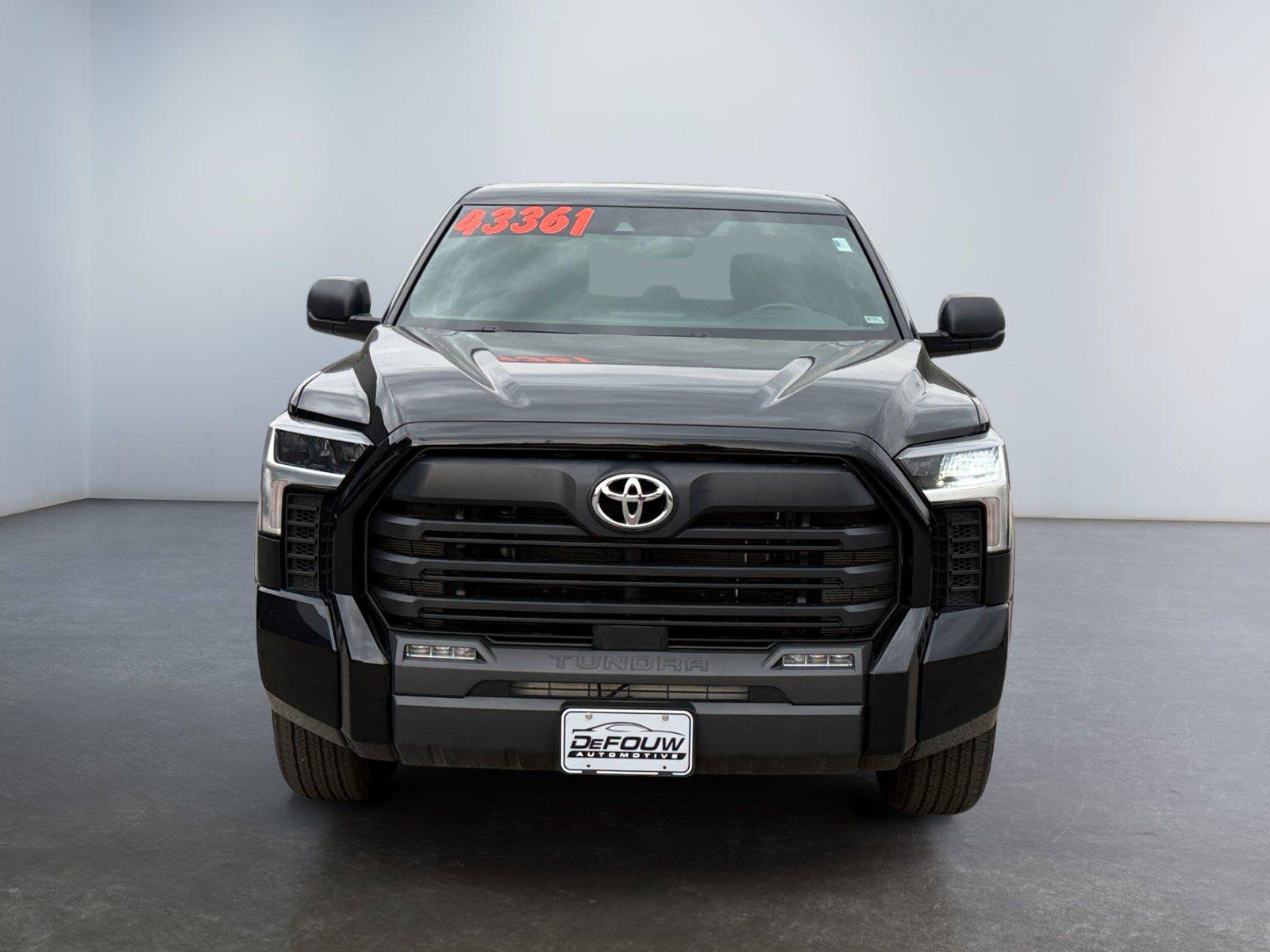 Used 2025 Toyota Tundra SR5 AWD/4WD image 8