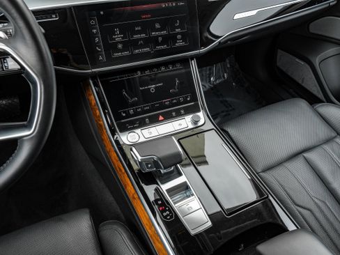 Used 2020 Audi A8 L 4.0T image 27