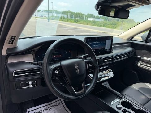 Used 2023 Lincoln Corsair Reserve AWD/4WD image 10