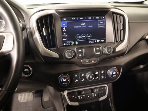 Used 2024 GMC Terrain SLT image 5