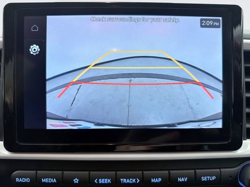 Used 2024 Hyundai Venue Limited image 16