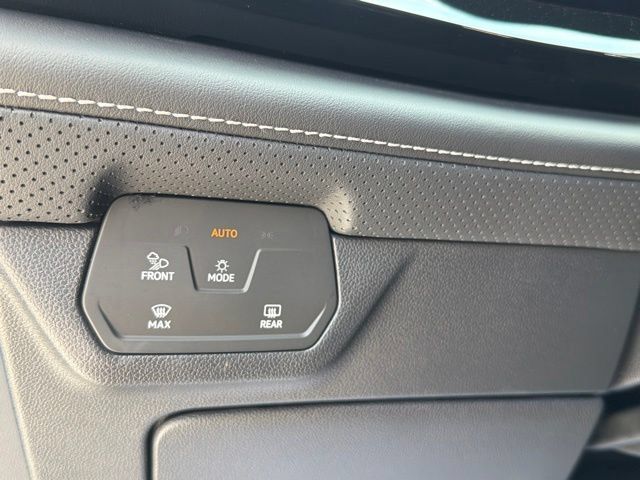 Used 2026 Volkswagen Atlas SE AWD/4WD image 28