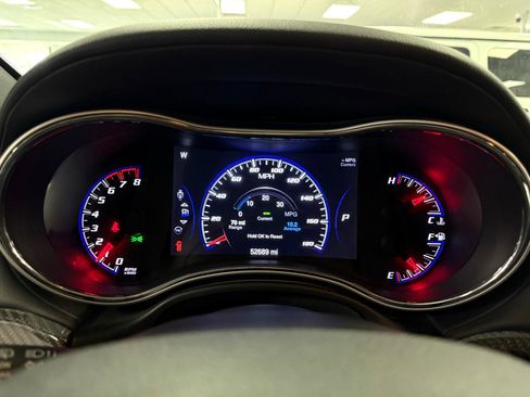 Used 2014 Jeep Grand Cherokee SRT image 15