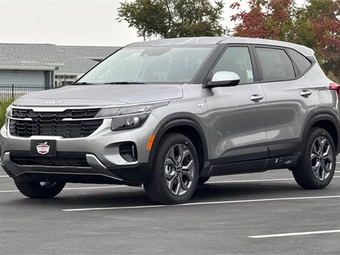 New 2026 Kia Seltos LX image 8