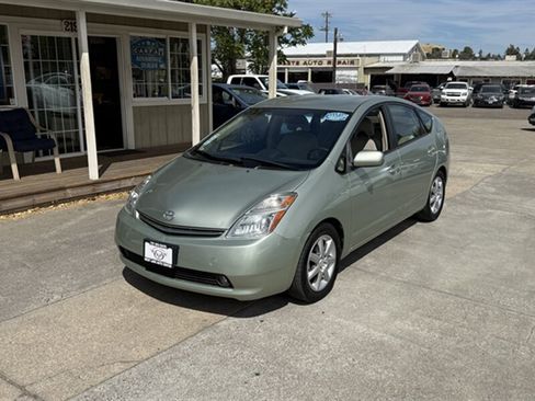 Used 2007 Toyota Prius Touring w/ Pkg 5 FWD image 1