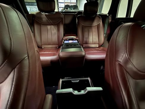 Used 2024 Land Rover Range Rover Long Wheelbase Autobiography image 71