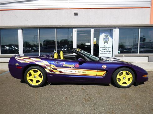 Used 1998 Chevrolet Corvette Convertible w/ Memory Pkg RWD image 10
