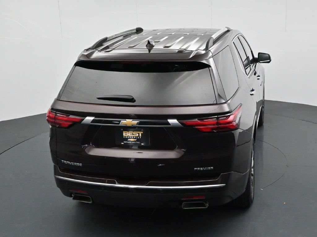 Used 2023 Chevrolet Traverse Premier FWD image 23