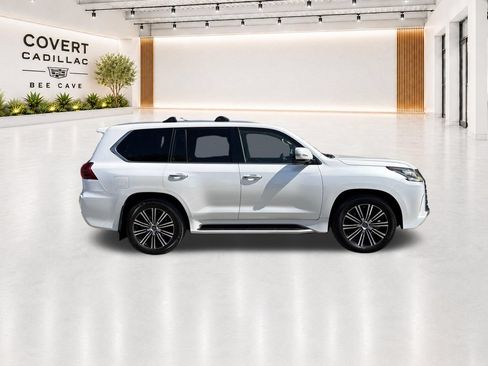 Used 2019 Lexus LX 570 4WD w/ Luxury Package image 16