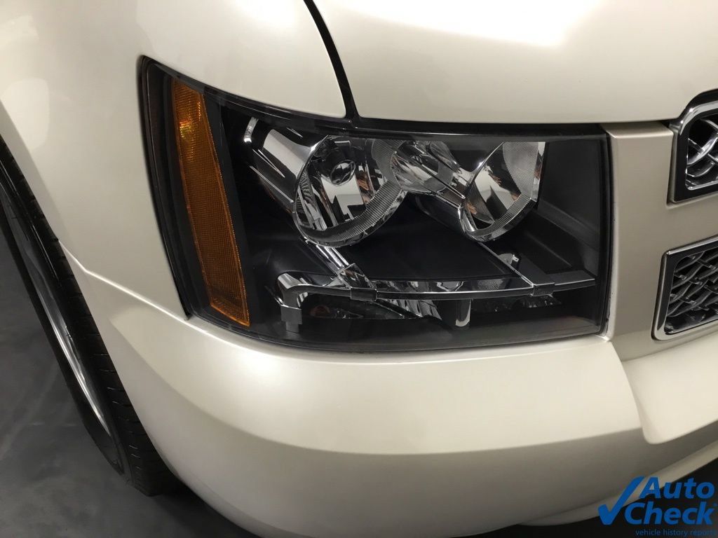 Used 2011 Chevrolet Avalanche LTZ AWD/4WD image 29