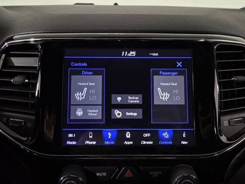 Used 2019 Jeep Grand Cherokee Laredo image 25