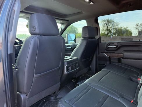 Used 2021 GMC Sierra 2500 Denali w/ Denali Ultimate Package image 12