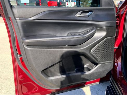 Used 2024 Jeep Grand Cherokee L Altitude image 22