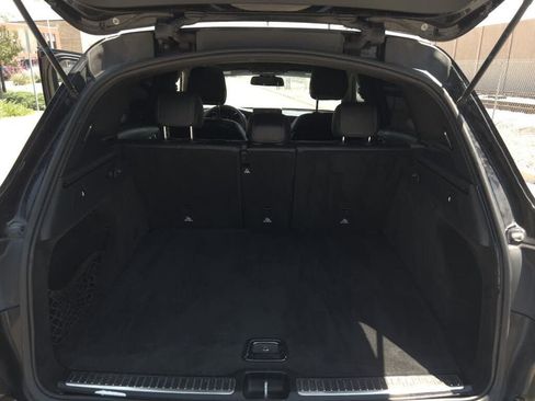 Used 2017 Mercedes-Benz GLC 300 4MATIC image 5