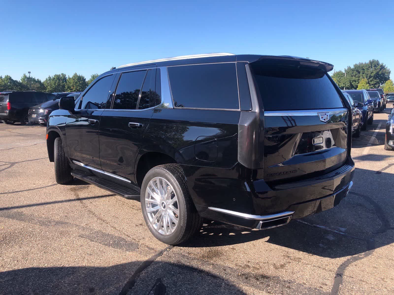Certified 2023 Cadillac Escalade Premium Luxury w/ LPO, Floor Liner Package AWD/4WD image 5