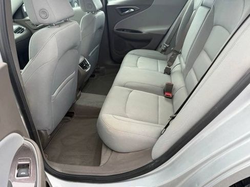 Used 2020 Chevrolet Malibu LT FWD image 16