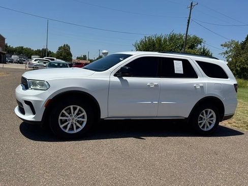 Used 2024 Dodge Durango SXT w/ 3rd Row Seating Group AWD/4WD image 3