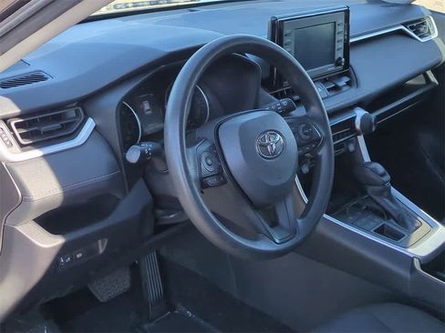 Used 2022 Toyota RAV4 LE image 2